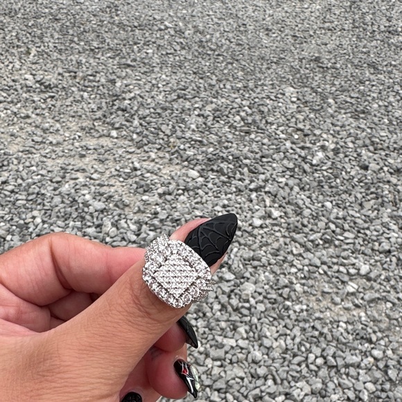 New S925 Elegant Silver Square Ring - Picture 8 of 11